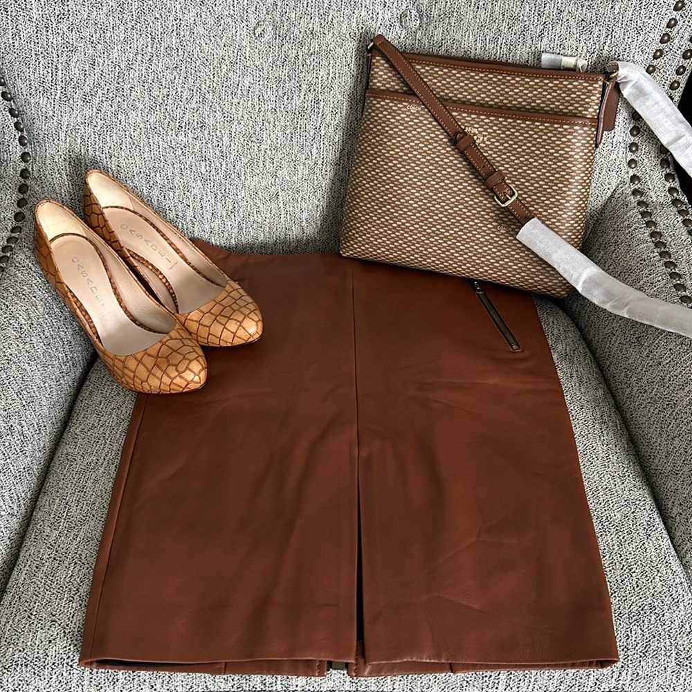 Rag and Bone Leather Mini Skirt w/ Full back zipper - Picture 2 of 6
